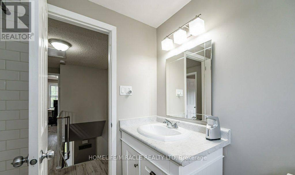 159 Old Carriage Drive, Kitchener, ON - Indoor Photo Showing Bathroom