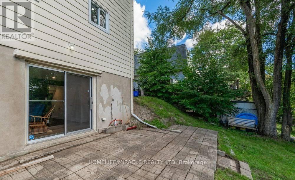 159 Old Carriage Drive, Kitchener, ON - Outdoor