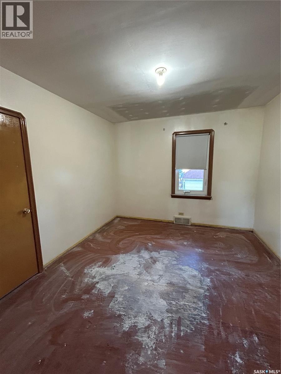 112 2Nd Avenue W, Kelvington, SK - Indoor Photo Showing Other Room