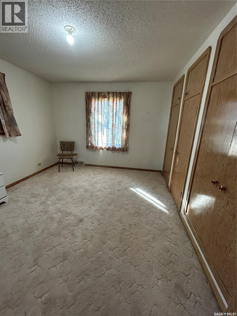 112 2Nd Avenue W, Kelvington, SK - Indoor Photo Showing Other Room