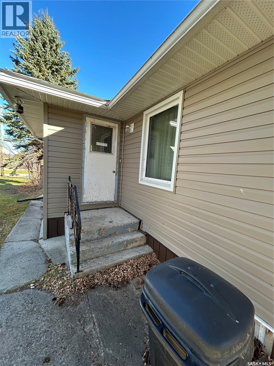 112 2Nd Avenue W, Kelvington, SK - Outdoor With Exterior