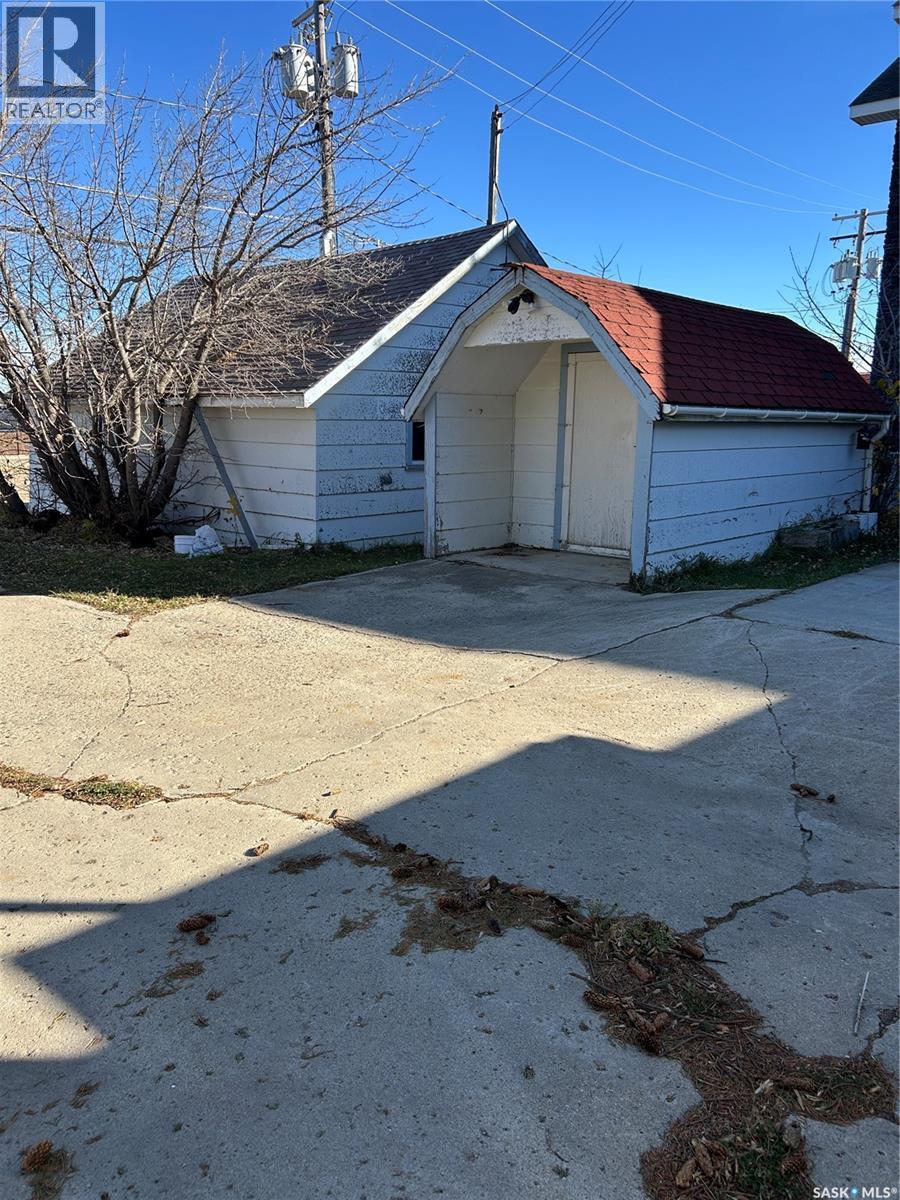 112 2Nd Avenue W, Kelvington, SK - Outdoor