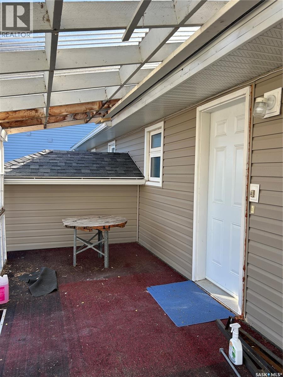 112 2Nd Avenue W, Kelvington, SK - Outdoor With Exterior