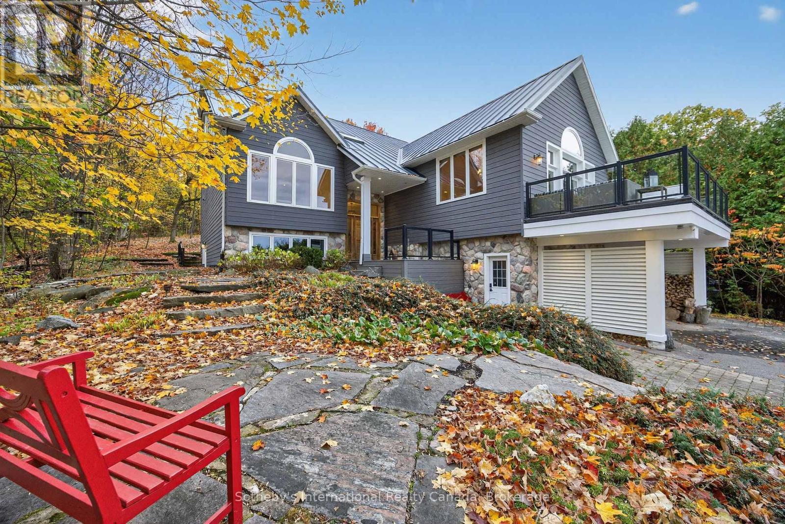 Flagstone - 112 Arrowhead Crescent, Blue Mountains, ON - Outdoor