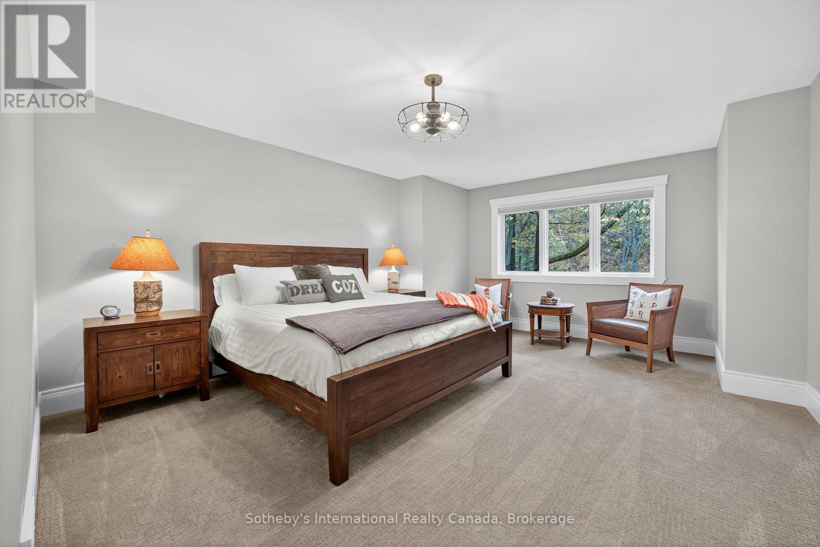 112 Arrowhead Crescent, Blue Mountains, ON - Indoor Photo Showing Bedroom