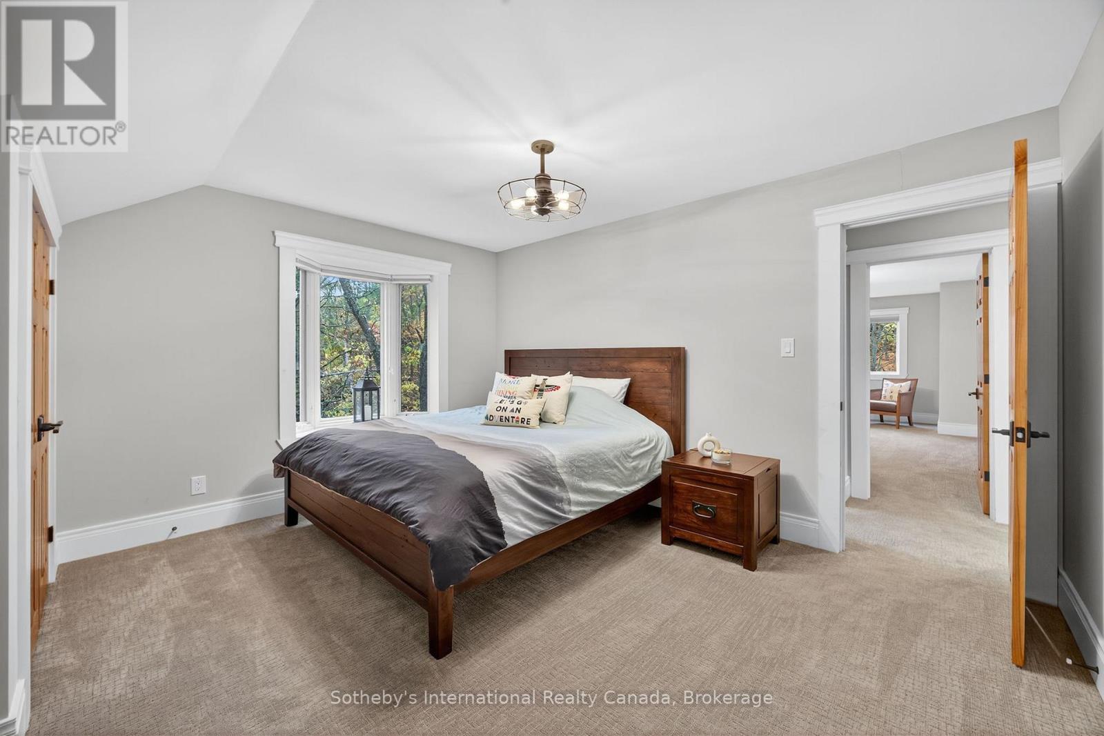 112 Arrowhead Crescent, Blue Mountains, ON - Indoor Photo Showing Bedroom