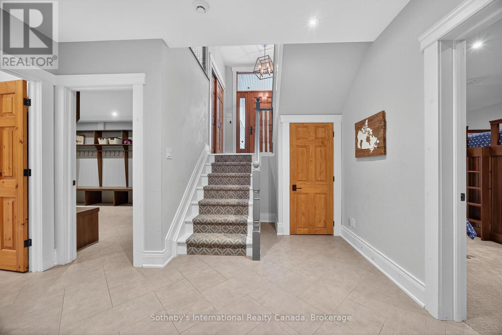 112 Arrowhead Crescent, Blue Mountains, ON - Indoor Photo Showing Other Room