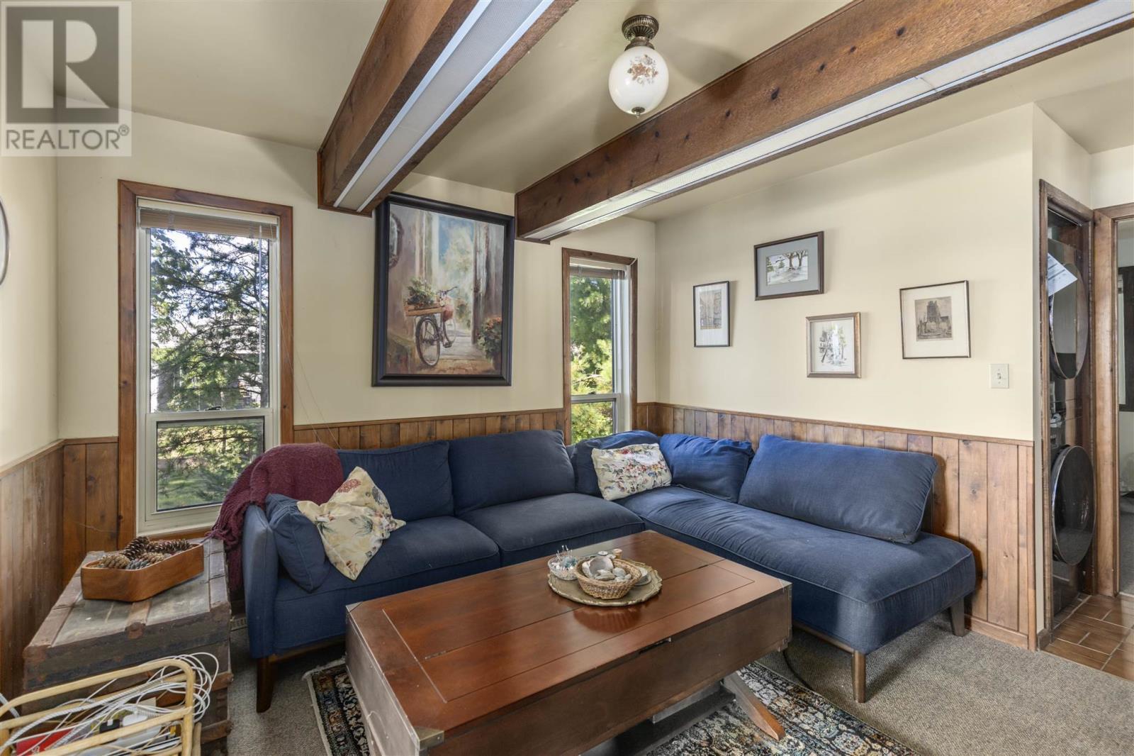 1966 Pineshores Rd, Goulais River, ON - Indoor Photo Showing Living Room