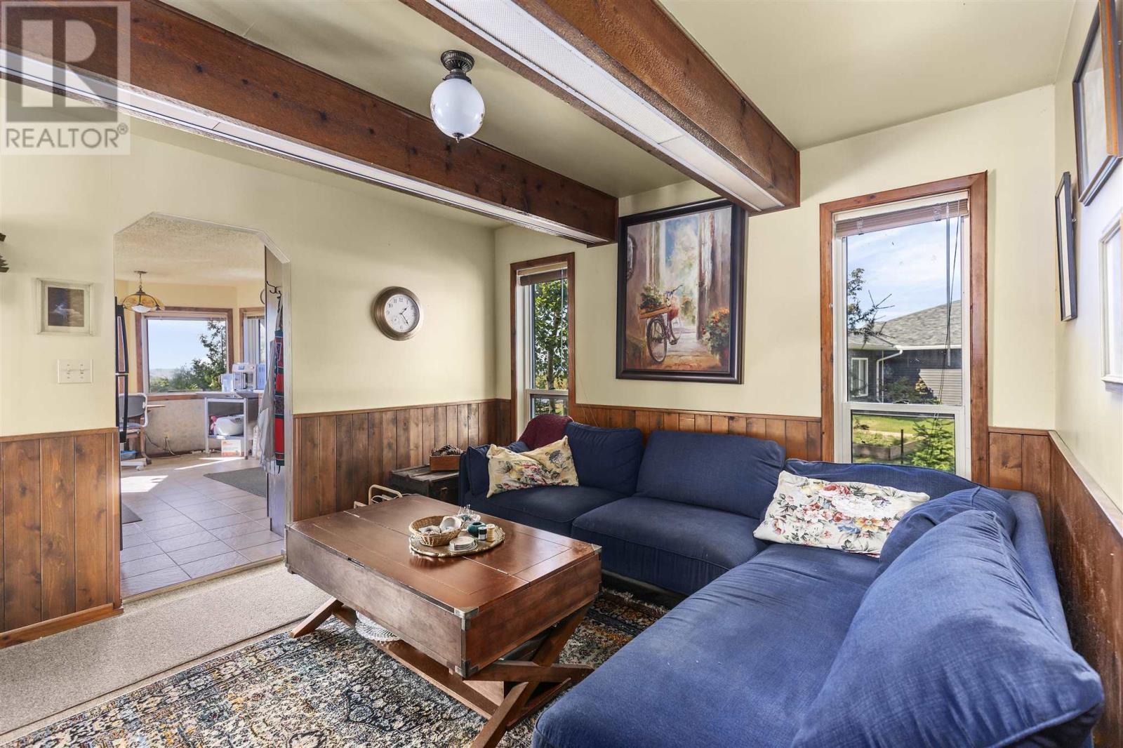 1966 Pineshores Rd, Goulais River, ON - Indoor Photo Showing Living Room