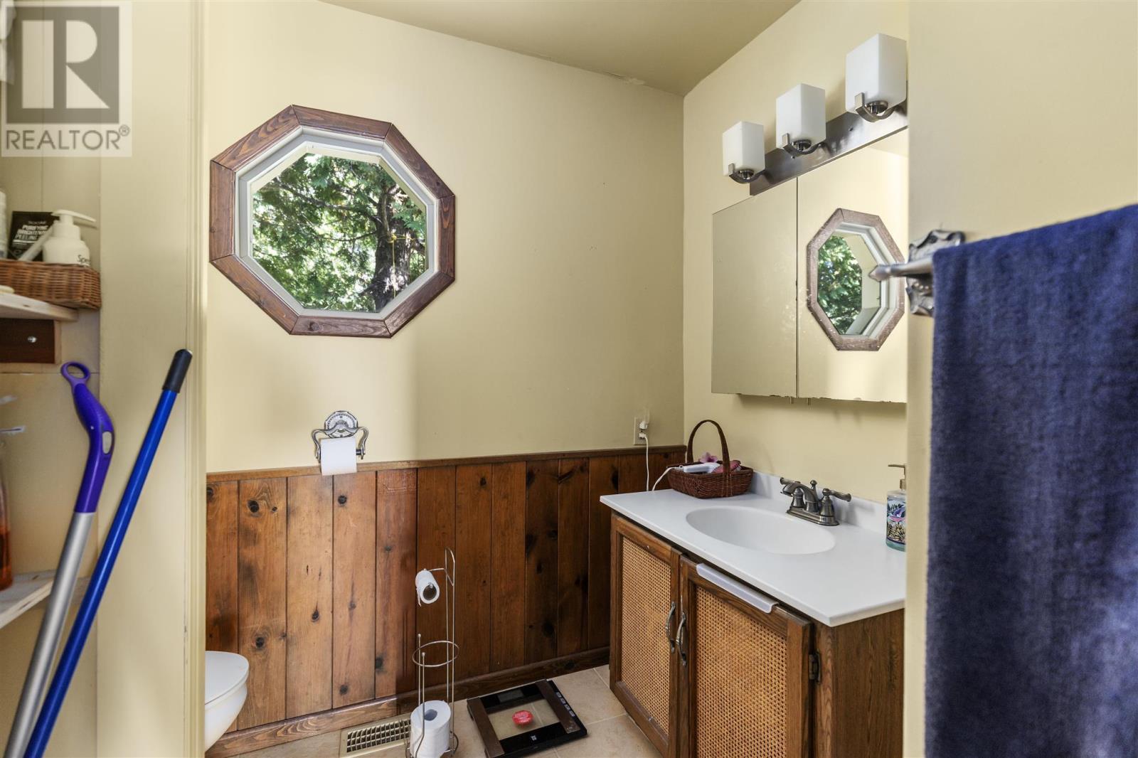 1966 Pineshores Rd, Goulais River, ON - Indoor Photo Showing Bathroom