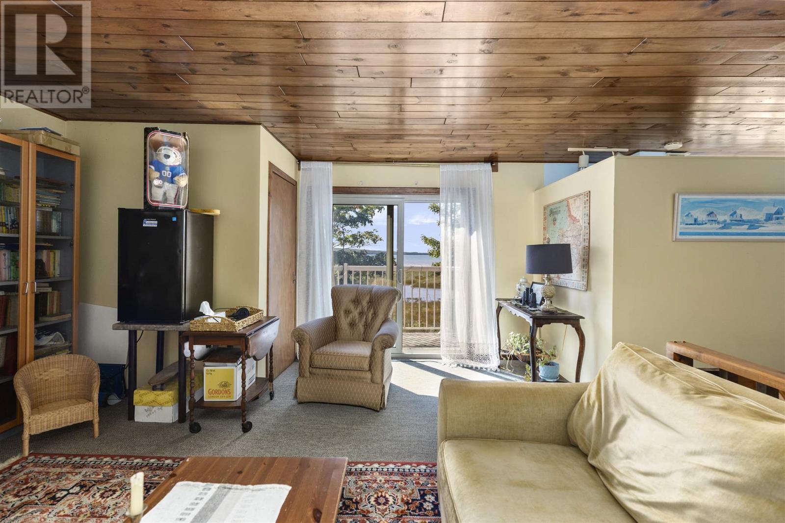 1966 Pineshores Rd, Goulais River, ON - Indoor