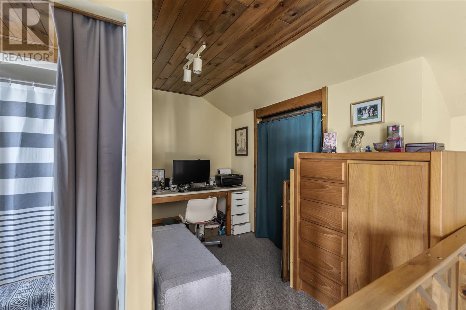 1966 Pineshores Rd, Goulais River, ON - Indoor