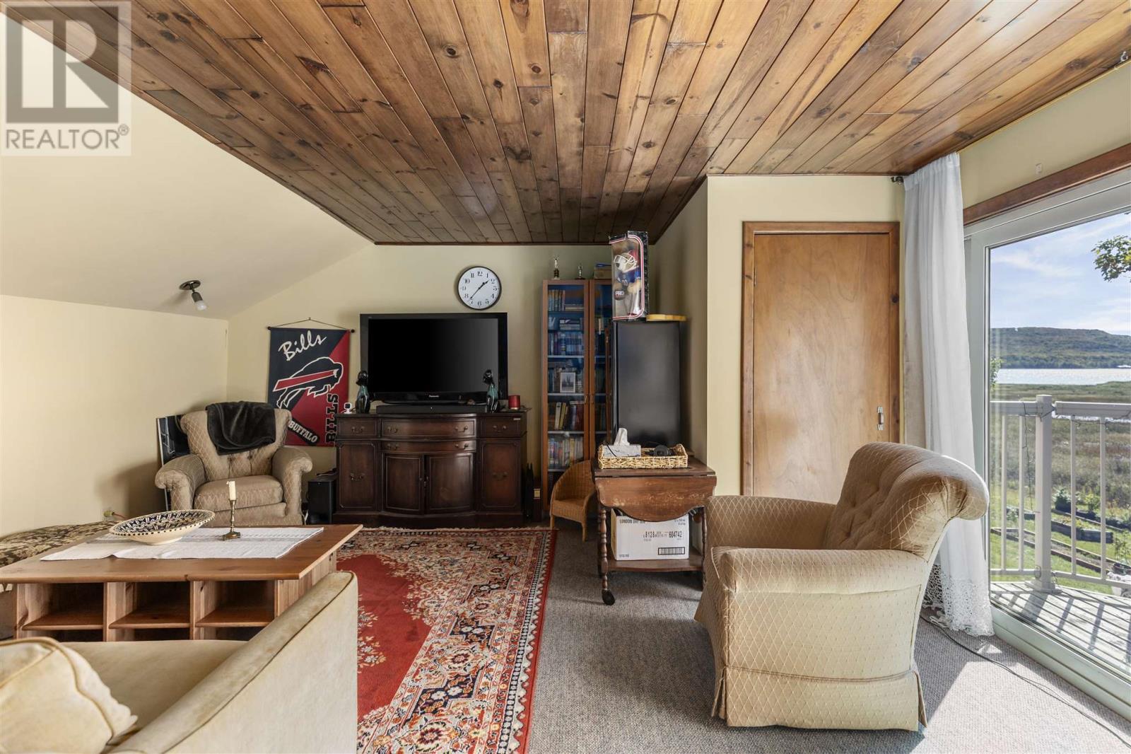 1966 Pineshores Rd, Goulais River, ON - Indoor