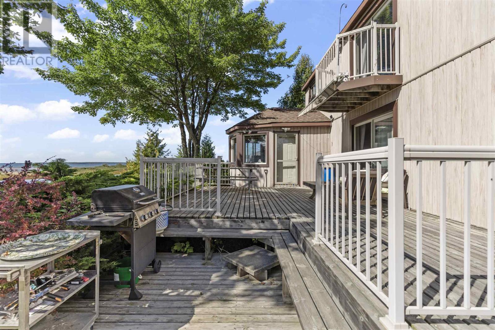 1966 Pineshores Rd, Goulais River, ON - Outdoor