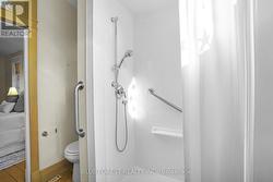 Bathroom with 2 skylights -