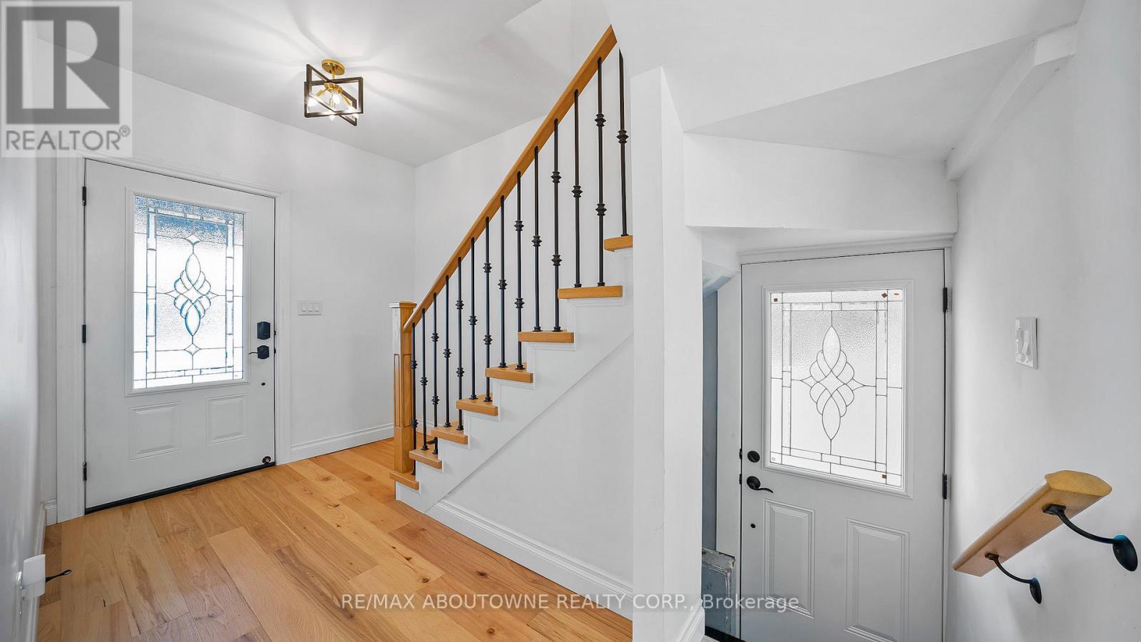 708 Wilson Street, Hamilton, ON - Indoor Photo Showing Other Room