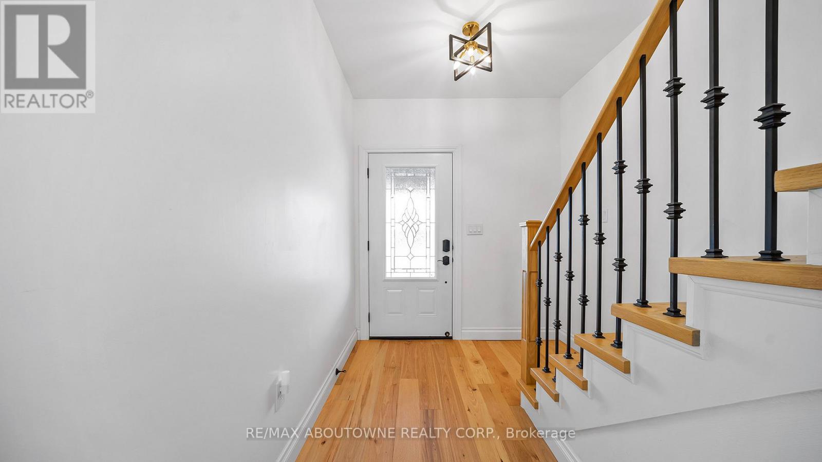 708 Wilson Street, Hamilton, ON - Indoor Photo Showing Other Room