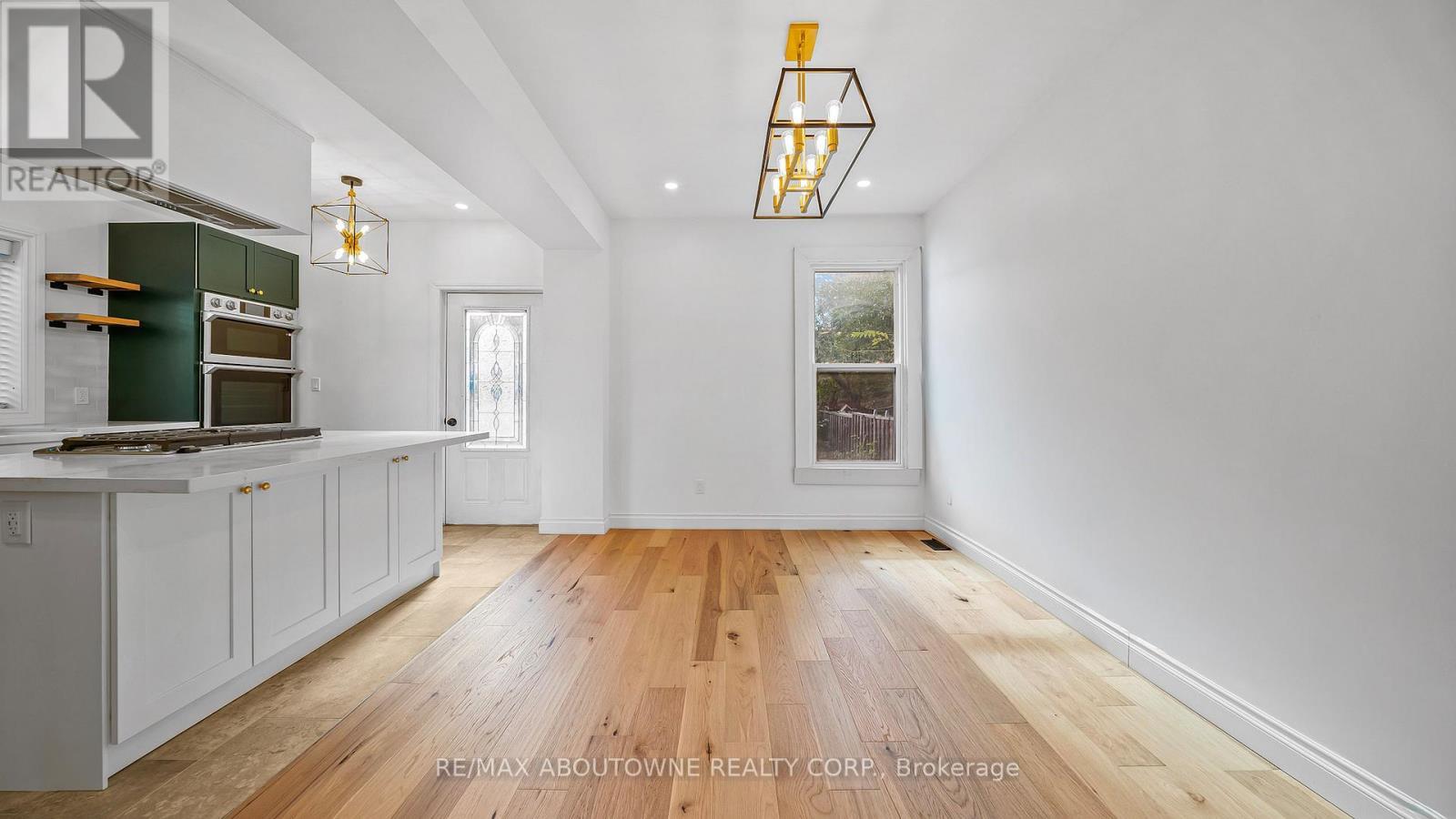 708 Wilson Street, Hamilton, ON - Indoor Photo Showing Other Room