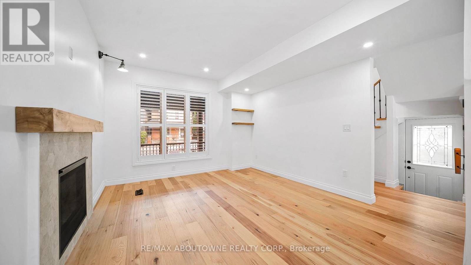 708 Wilson Street, Hamilton, ON - Indoor With Fireplace