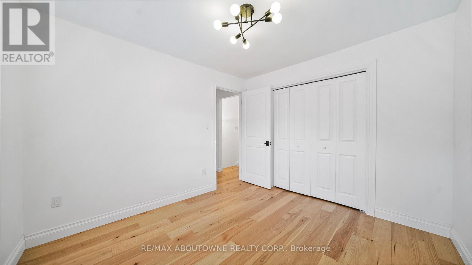 708 Wilson Street, Hamilton, ON - Indoor Photo Showing Other Room