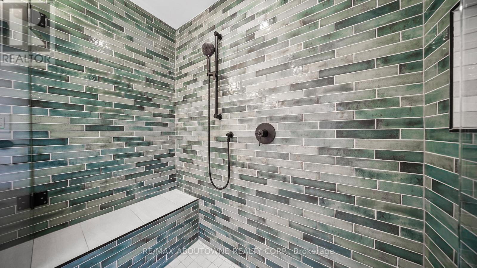 708 Wilson Street, Hamilton, ON - Indoor