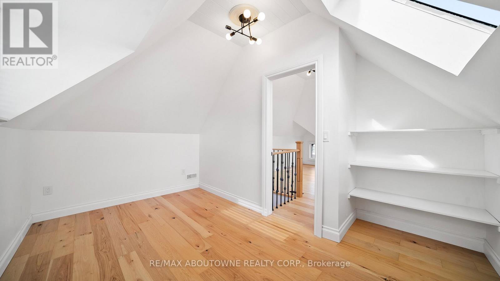 708 Wilson Street, Hamilton, ON - Indoor Photo Showing Other Room