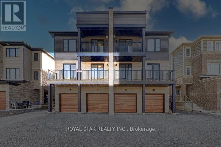 2 - 14 Pumpkin Cor Crescent, Barrie, ON - Outdoor With Balcony With Facade