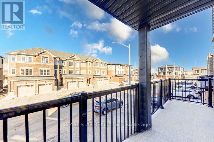 2 - 14 Pumpkin Cor Crescent, Barrie, ON - Outdoor With Balcony