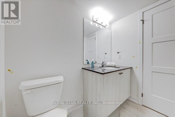 2 - 14 Pumpkin Cor Crescent, Barrie, ON - Indoor Photo Showing Bathroom