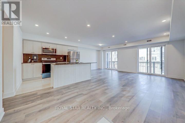 2 - 14 Pumpkin Cor Crescent, Barrie, ON - Indoor Photo Showing Kitchen