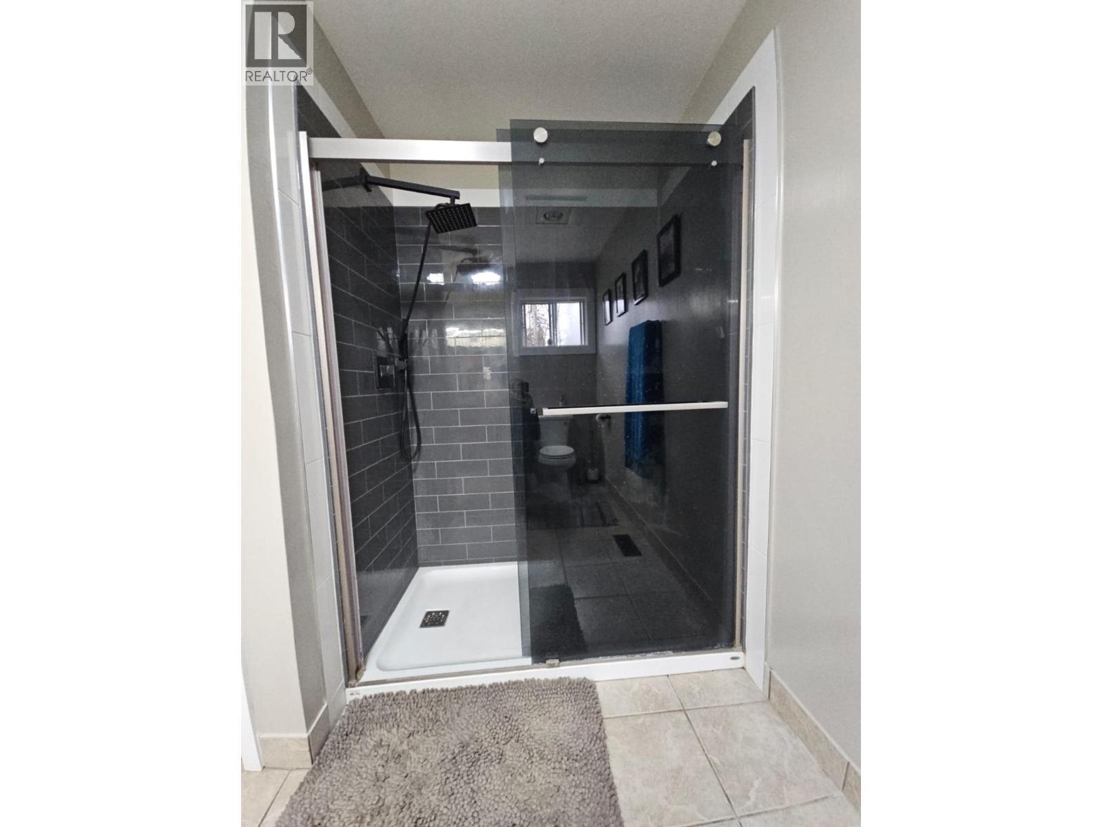 8 Sentinal Place, Tumbler Ridge, BC - Indoor Photo Showing Bathroom