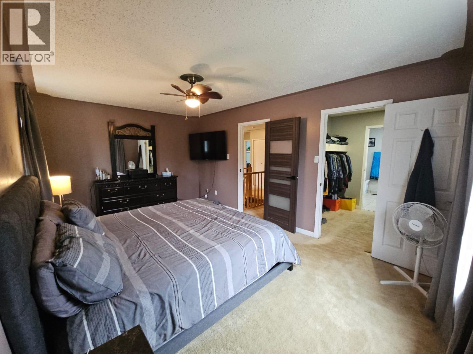 8 Sentinal Place, Tumbler Ridge, BC - Indoor Photo Showing Bedroom