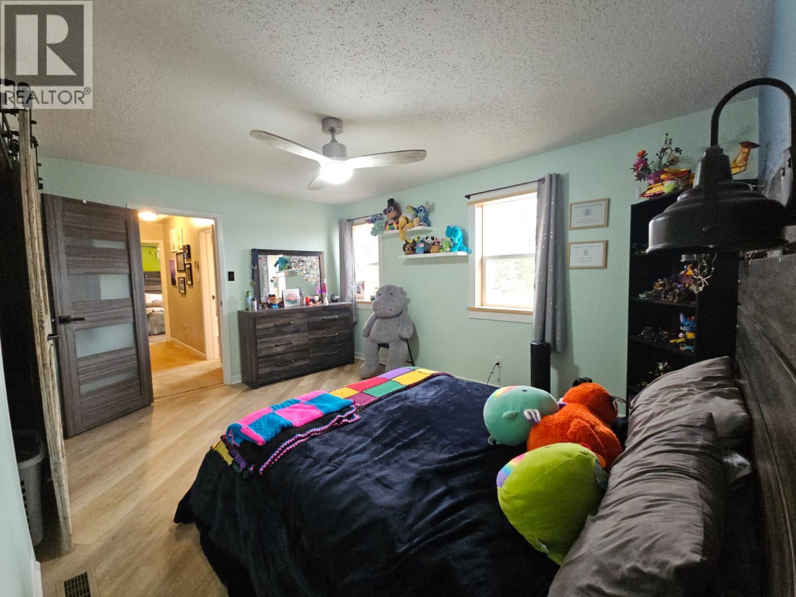 8 Sentinal Place, Tumbler Ridge, BC - Indoor Photo Showing Bedroom