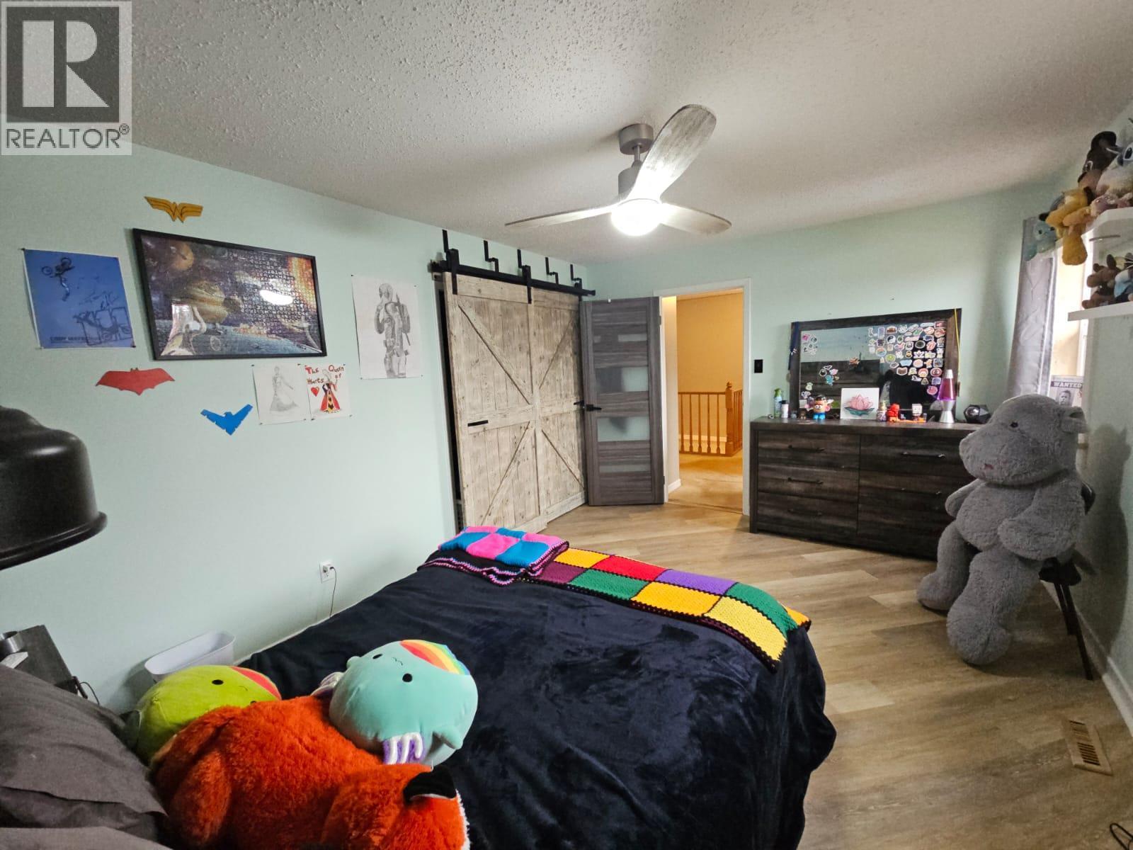 8 Sentinal Place, Tumbler Ridge, BC - Indoor Photo Showing Bedroom