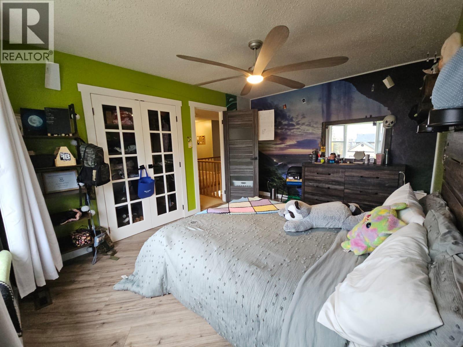 8 Sentinal Place, Tumbler Ridge, BC - Indoor Photo Showing Bedroom