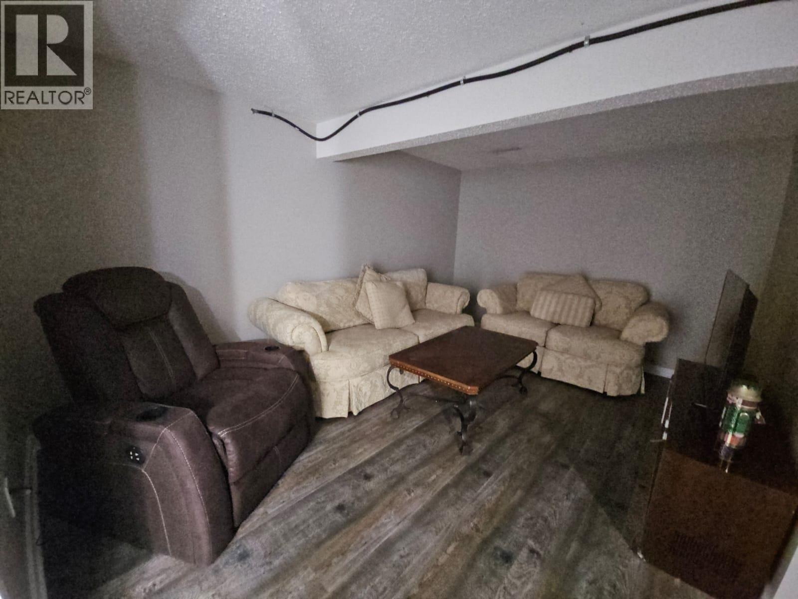 8 Sentinal Place, Tumbler Ridge, BC - Indoor Photo Showing Other Room