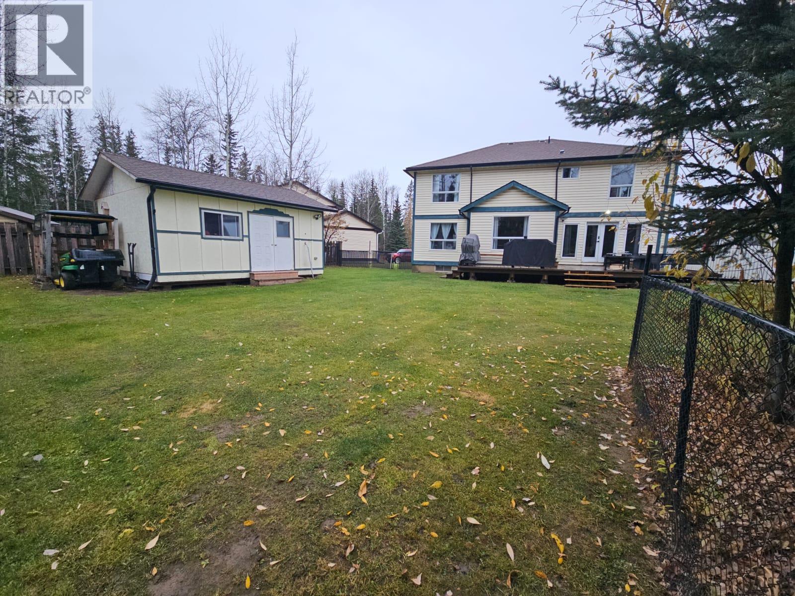 8 Sentinal Place, Tumbler Ridge, BC - Outdoor With Deck Patio Veranda