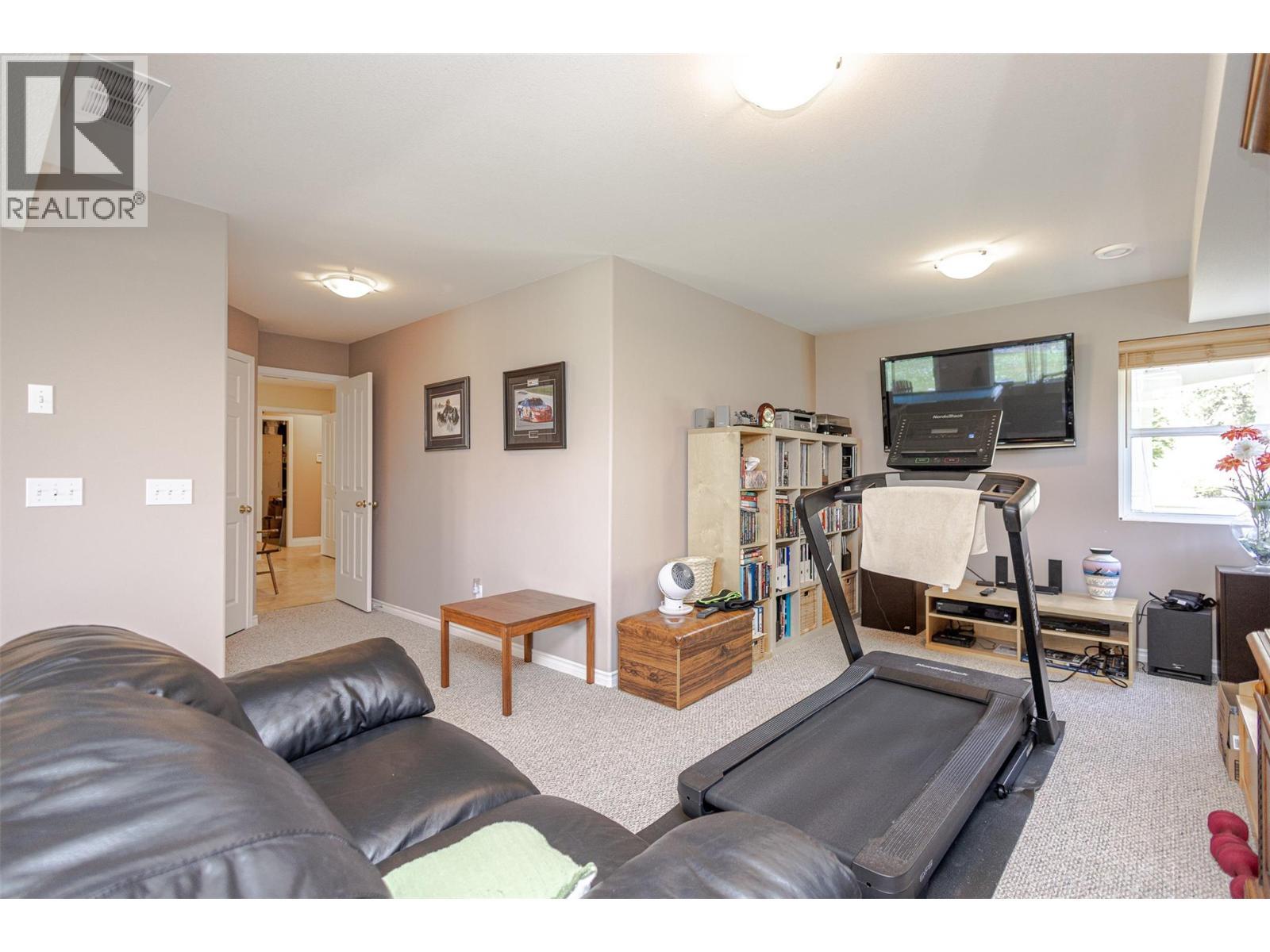 5291 Bradbury Street, Peachland, BC - Indoor Photo Showing Gym Room