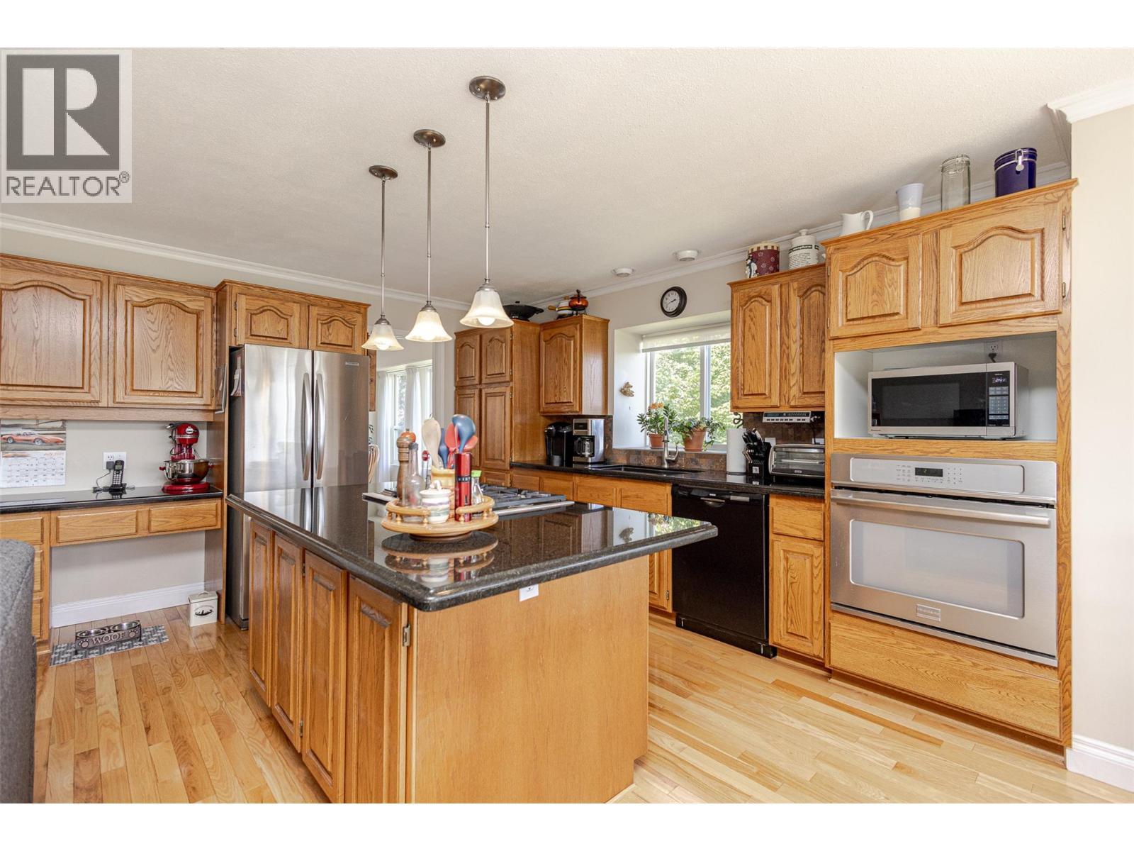 5291 Bradbury Street, Peachland, BC - Indoor Photo Showing Kitchen