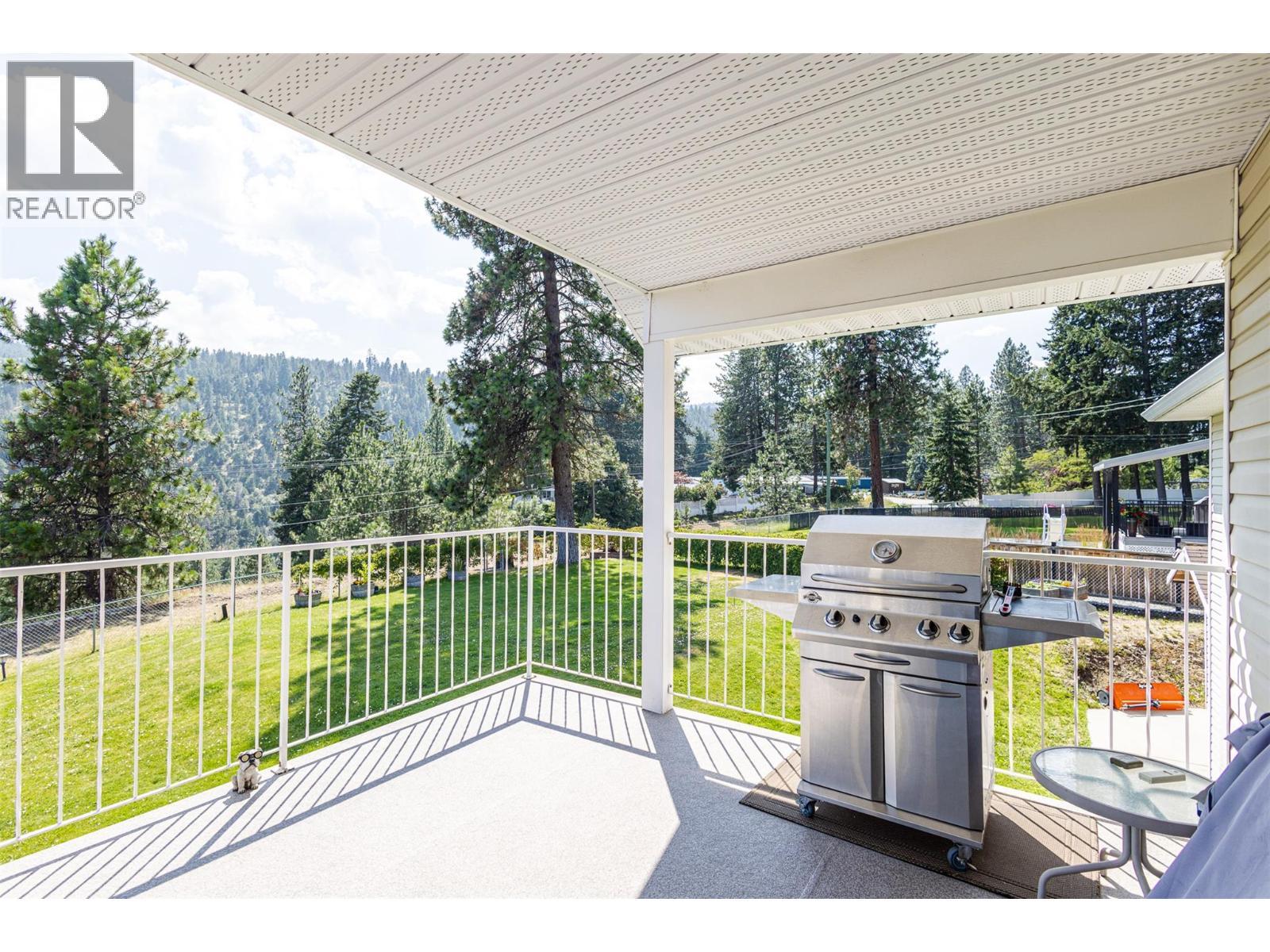 5291 Bradbury Street, Peachland, BC - Outdoor With Deck Patio Veranda With Exterior