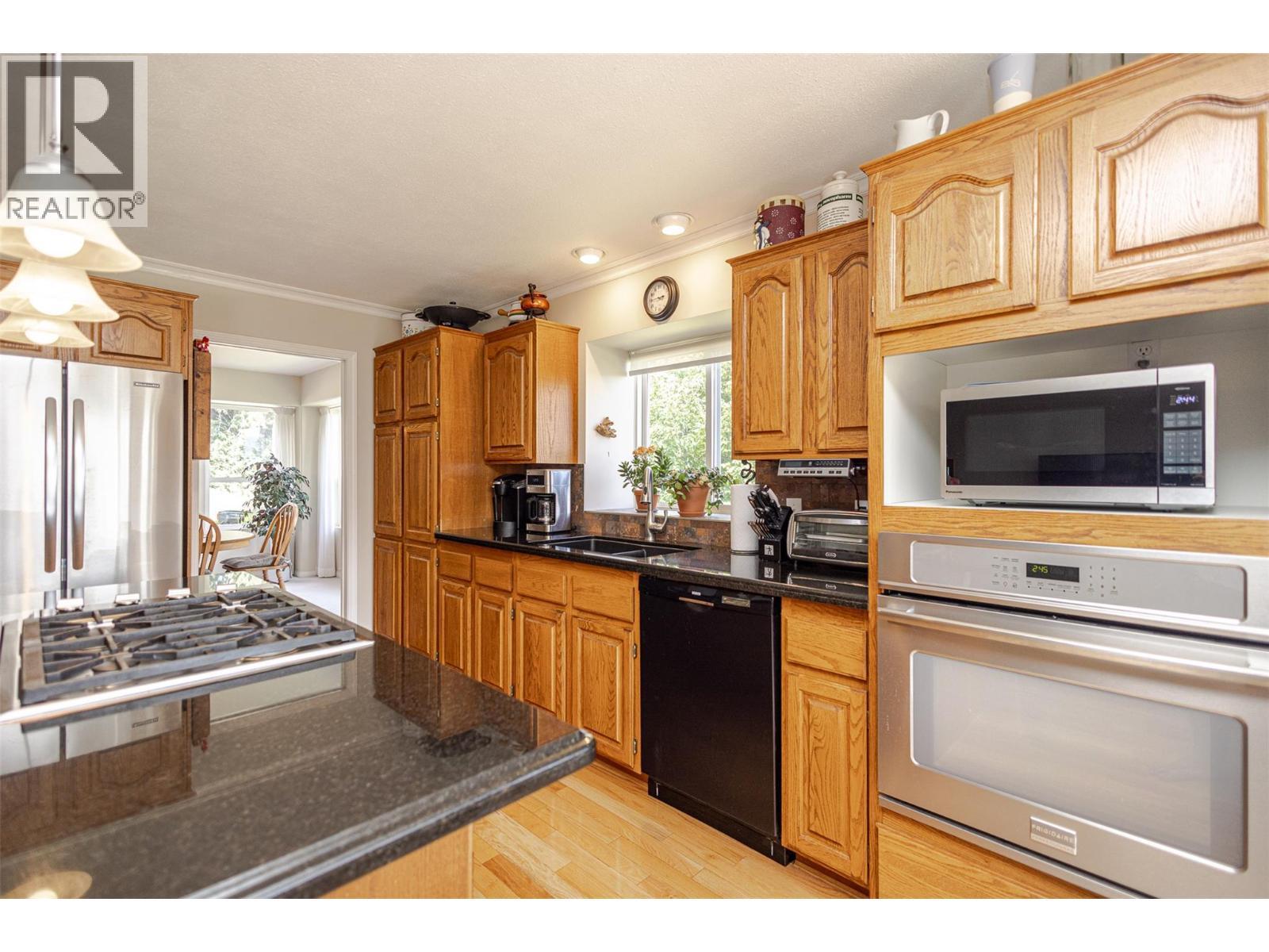 5291 Bradbury Street, Peachland, BC - Indoor Photo Showing Kitchen With Double Sink