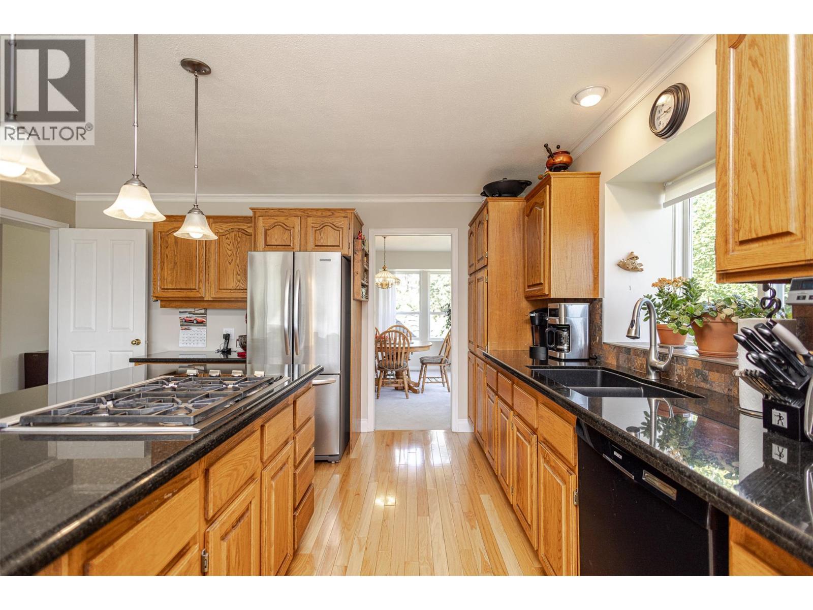 5291 Bradbury Street, Peachland, BC - Indoor Photo Showing Kitchen With Double Sink