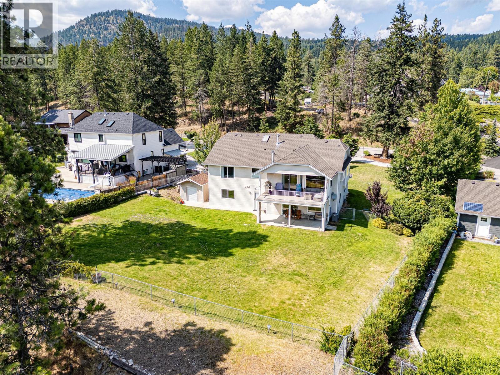 5291 Bradbury Street, Peachland, BC - Outdoor