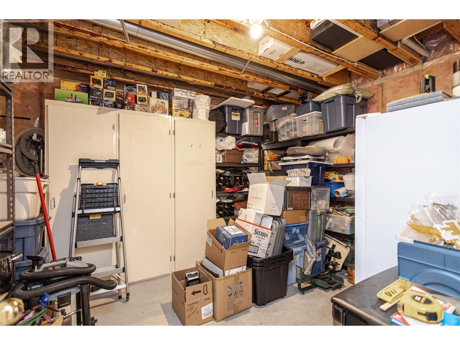 5291 Bradbury Street, Peachland, BC - Indoor Photo Showing Basement