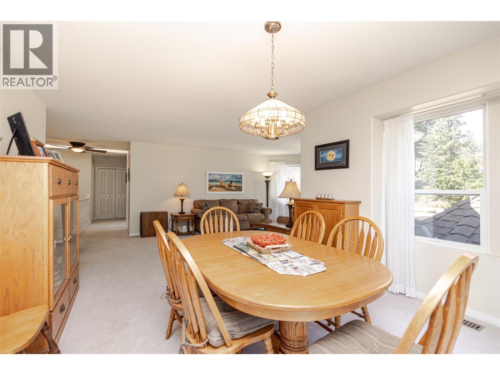 5291 Bradbury Street, Peachland, BC - Indoor Photo Showing Dining Room