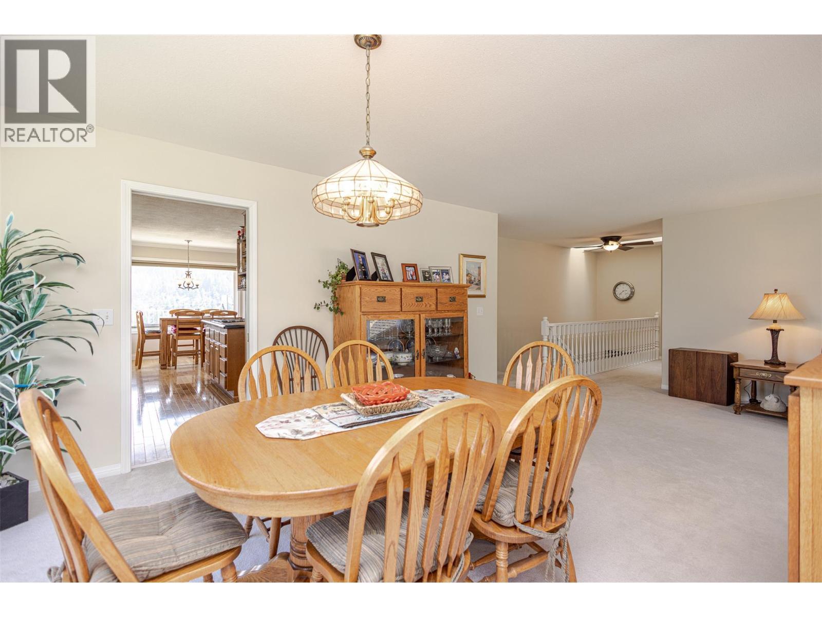 5291 Bradbury Street, Peachland, BC - Indoor Photo Showing Dining Room
