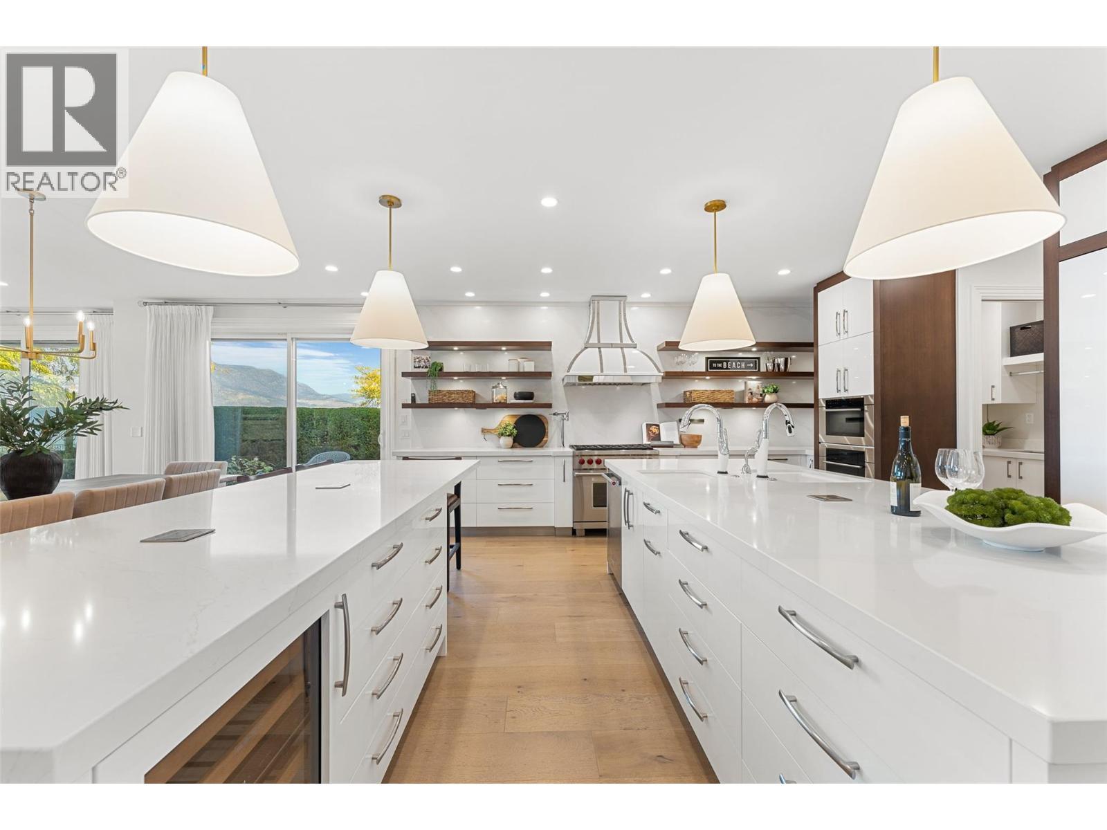 2368 Abbott Street Unit# 9, Kelowna, BC - Indoor Photo Showing Kitchen With Upgraded Kitchen