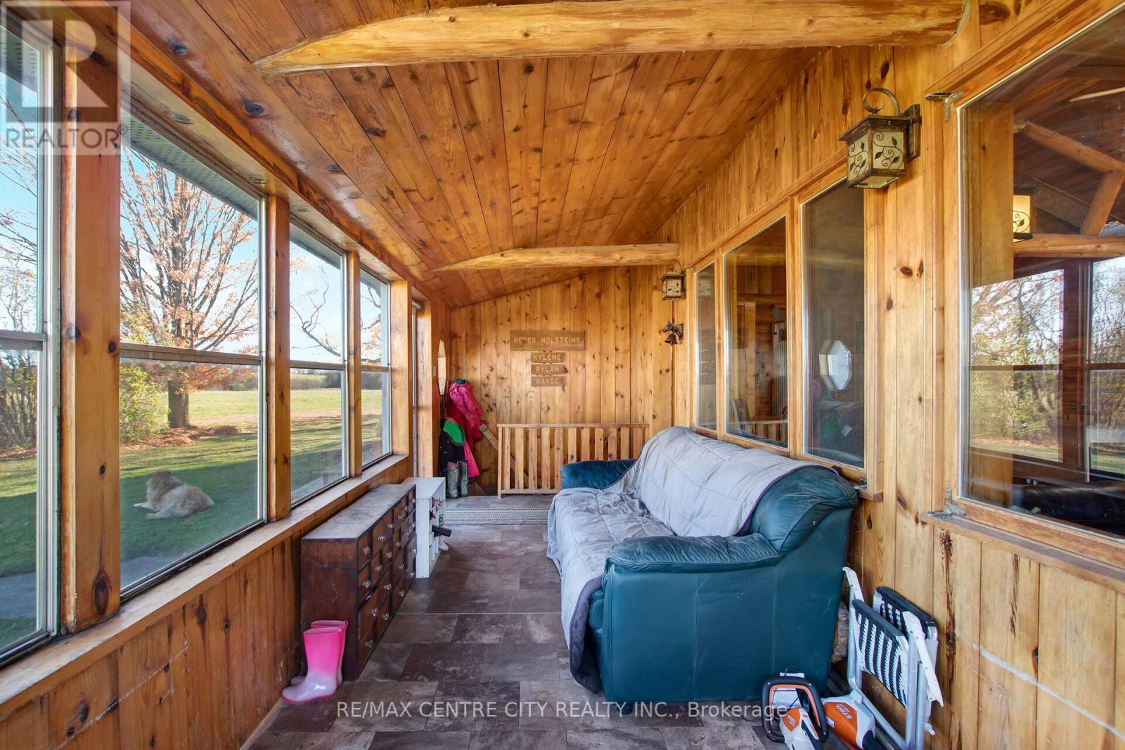1048 Fifth Line, Selwyn, ON - Indoor Photo Showing Other Room