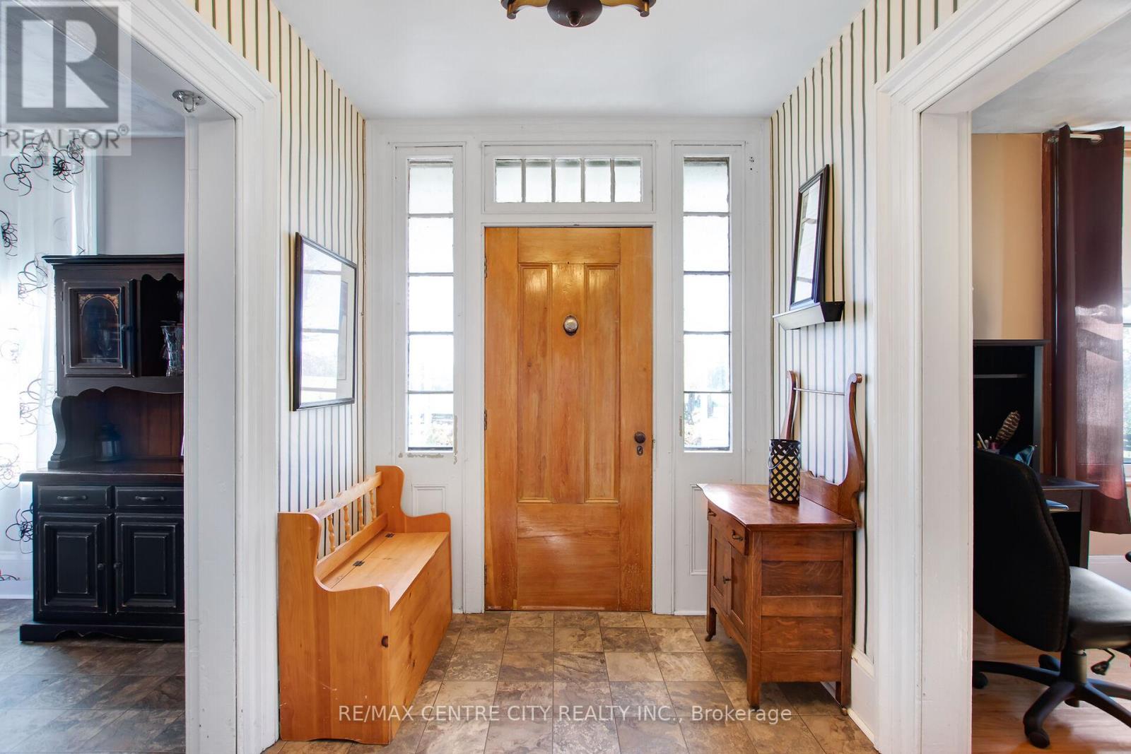 1048 Fifth Line, Selwyn, ON - Indoor Photo Showing Other Room