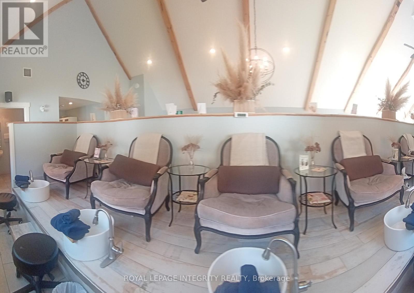 1980 Phelan Road W, Ottawa, ON